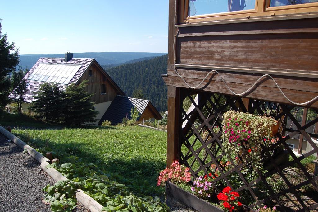 Berggasthaus & Pension Schoene Aussicht Klingenthal Eksteriør bilde