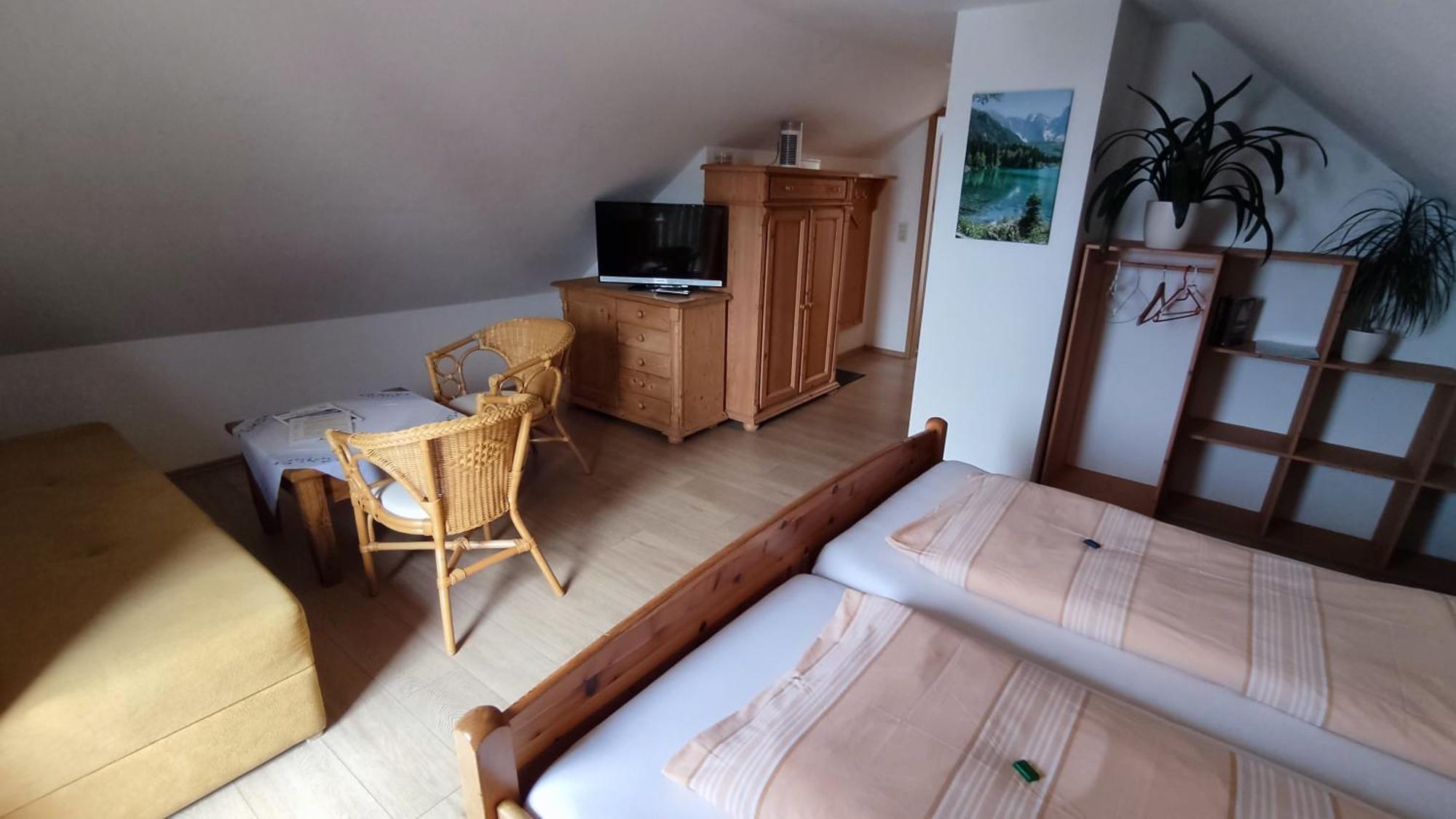 Berggasthaus & Pension Schoene Aussicht Klingenthal Eksteriør bilde