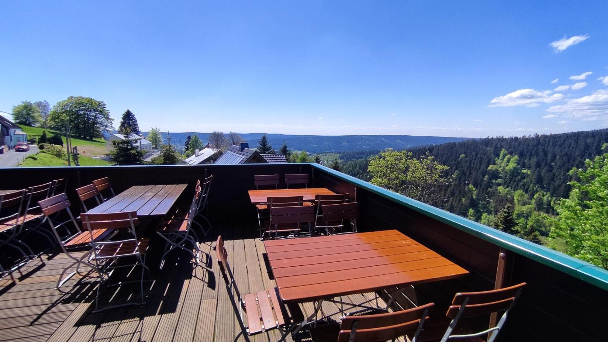 Berggasthaus & Pension Schoene Aussicht Klingenthal Eksteriør bilde